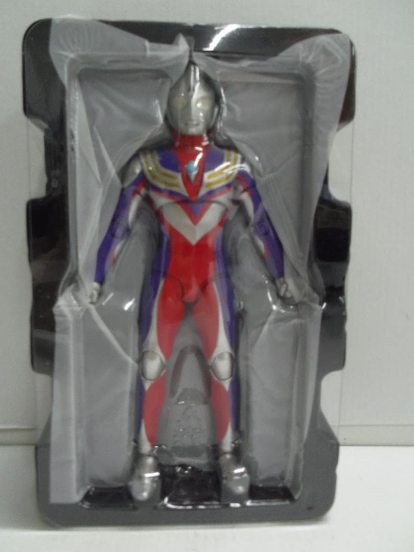 【開封品】S.H.Figuarts ウルトラマンティガ　マルチタイプ 初回特典付