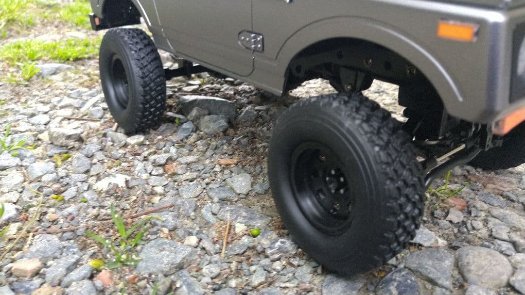 WPLジムニー オリジナル金属バンパー付き。