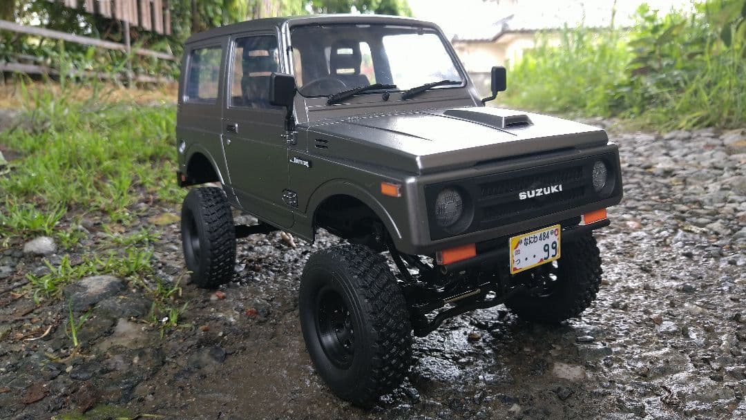 WPLジムニー オリジナル金属バンパー付き。