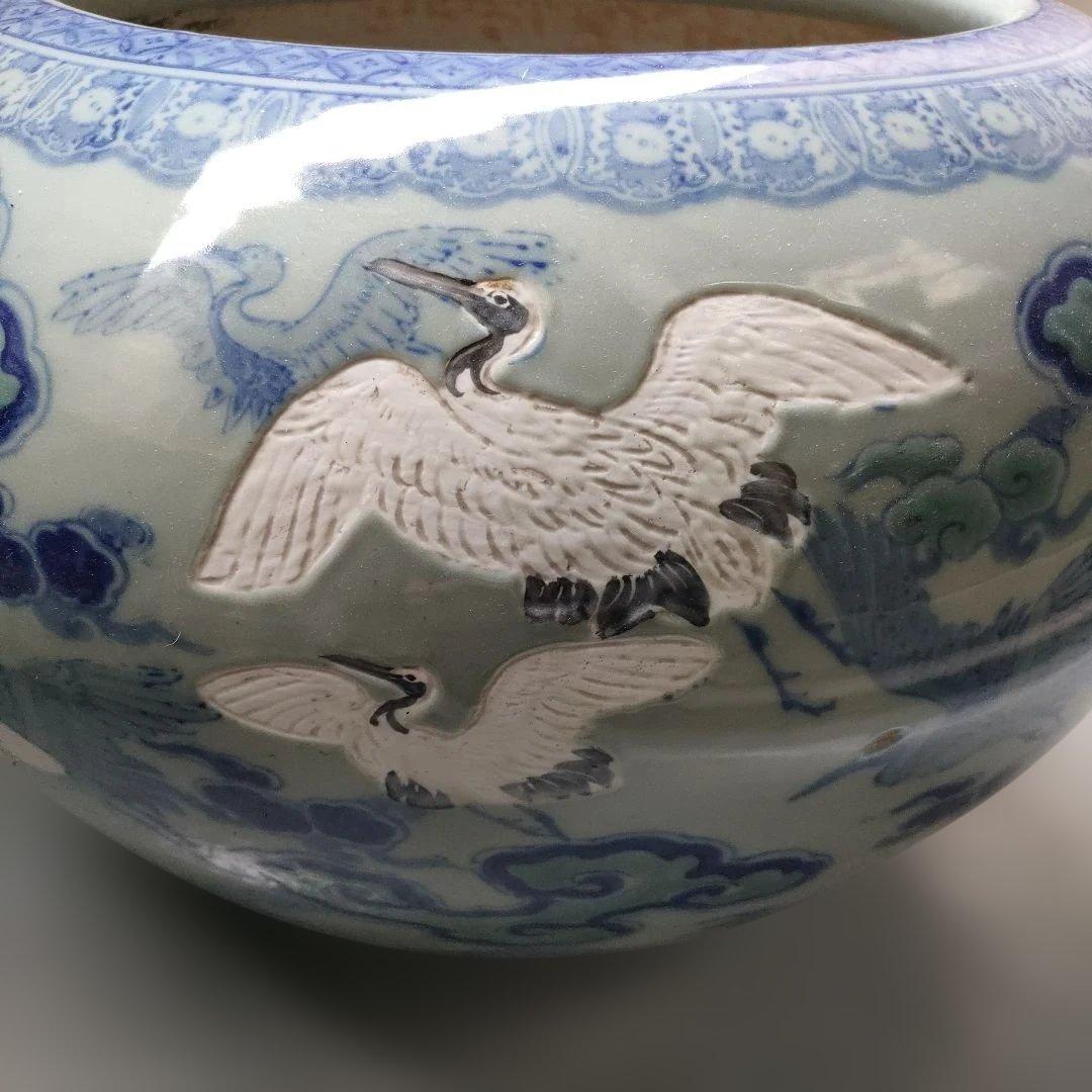 青白い雲模様の陶器火鉢　白鳥　丹頂鶴