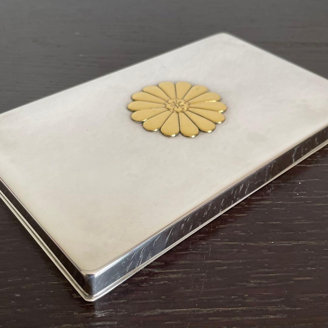 ■566 銀製品 銀座大勝堂 皇室下賜品 煙草箱 十四葉一重裏菊