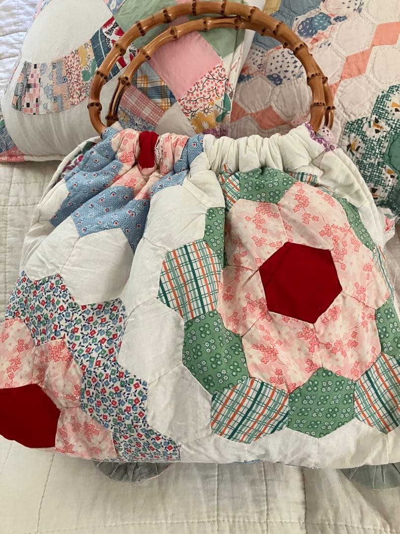 ヴィンテージキルトトップ　グラニーバッグ　アンティークキルト　フラワーガーデン