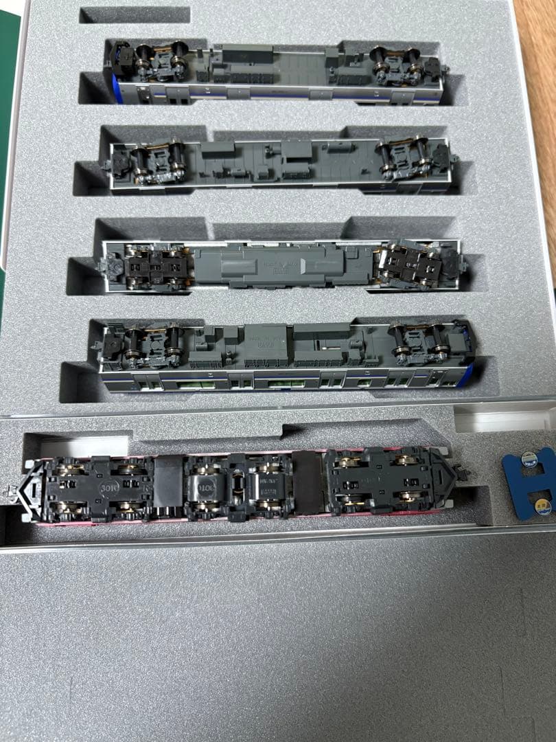 KATO E235系1000番台 EF81 配給セット