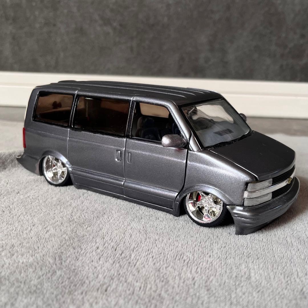 2001 CHEVROLET ASTRO　シボレー　アストロ　フレーム着地　改造