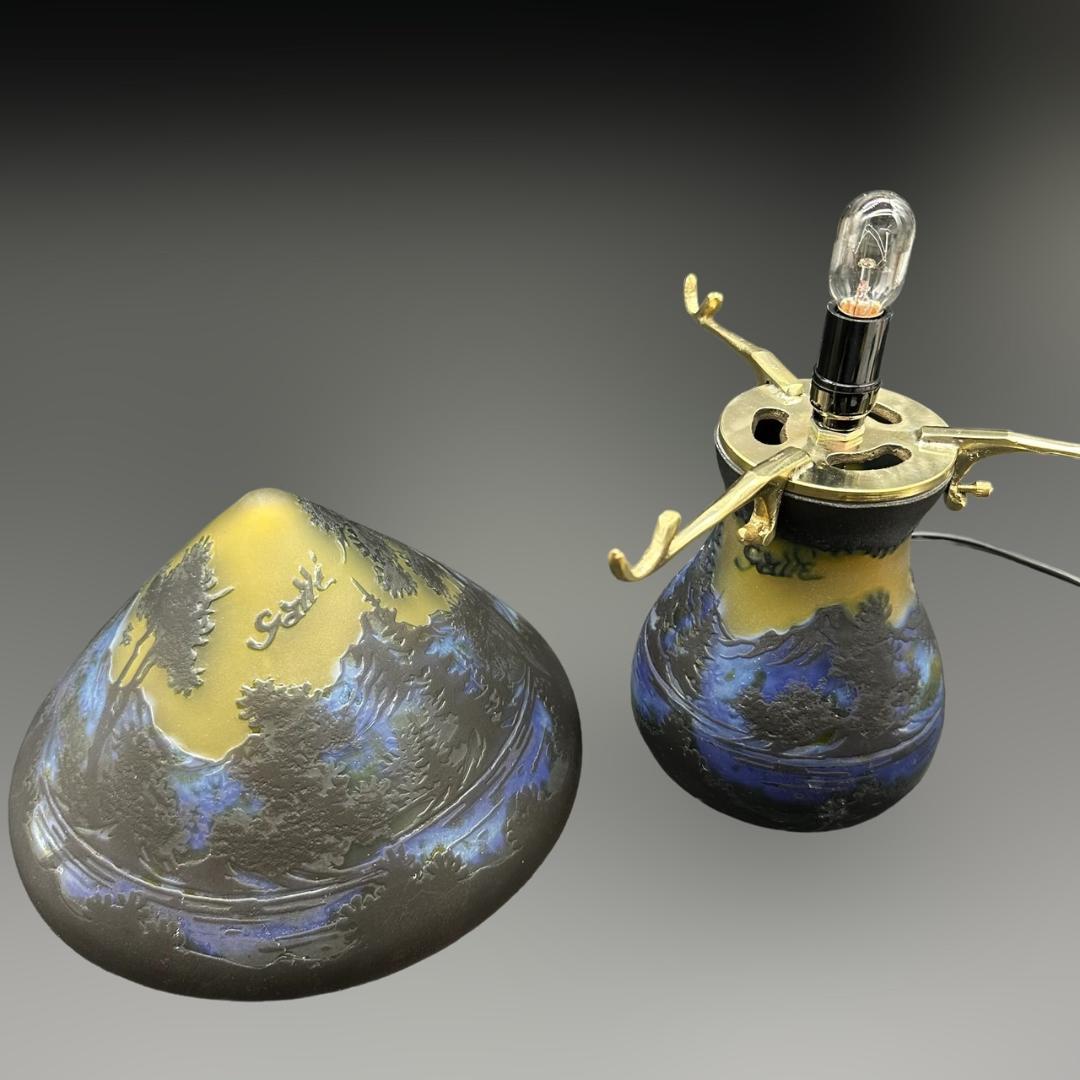 エミールガレ　 二灯ランプ 　山景紋　カメオ彫り　被せガラス　高さ24ｃｍ