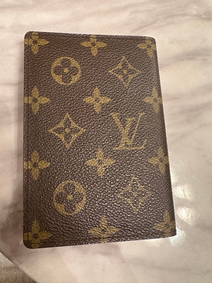 Louis Vuitton パスポートケース ブラウン