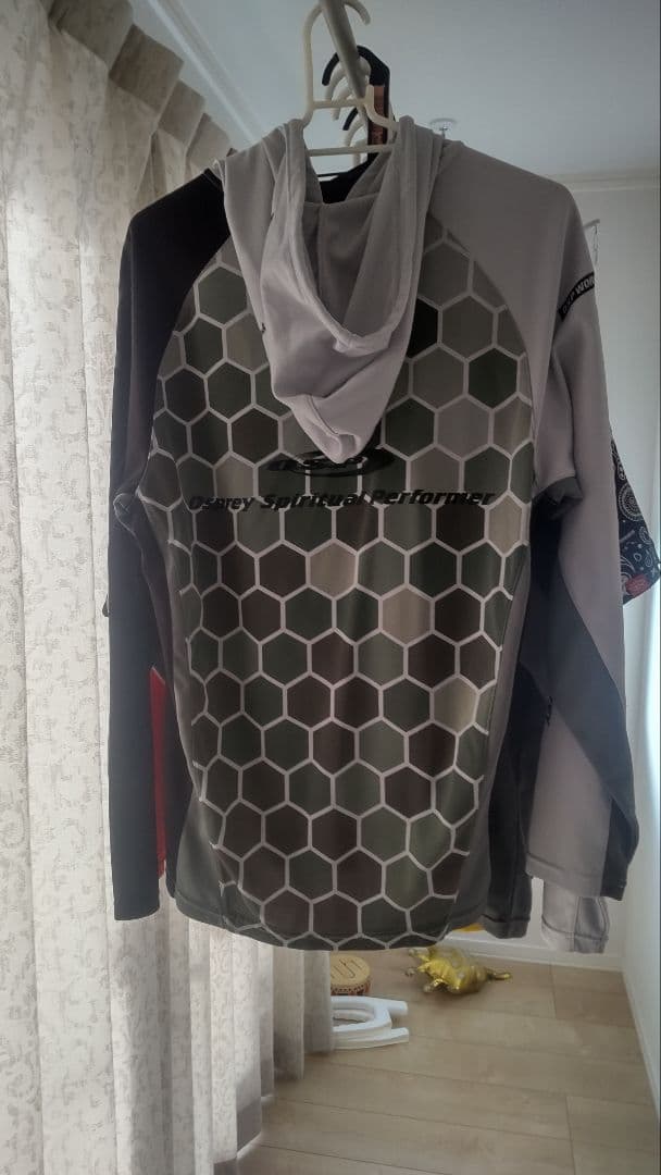 ospフーデッドロングスリーブシャツ、ハイブリッドショーツ