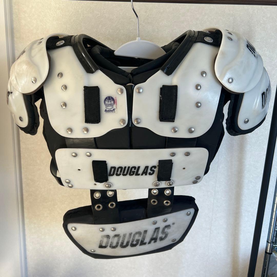 Douglas QBK XS ショルダーパッド バックプレート付き