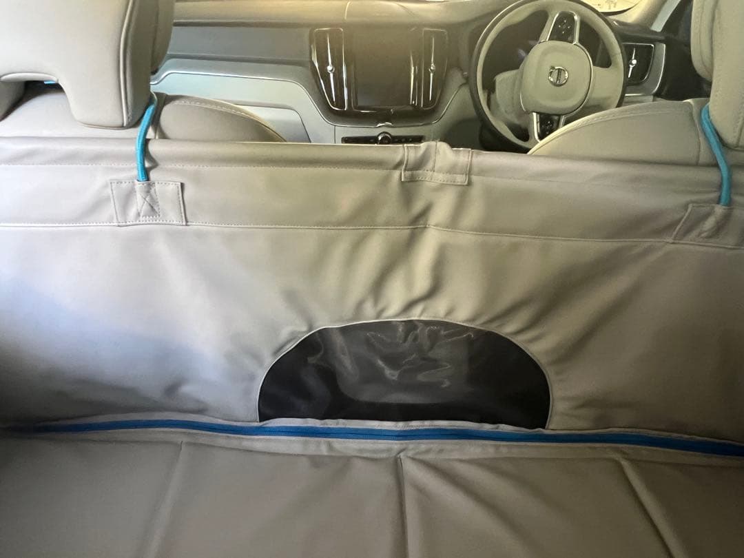 VOLVO純正　ドッグベッド