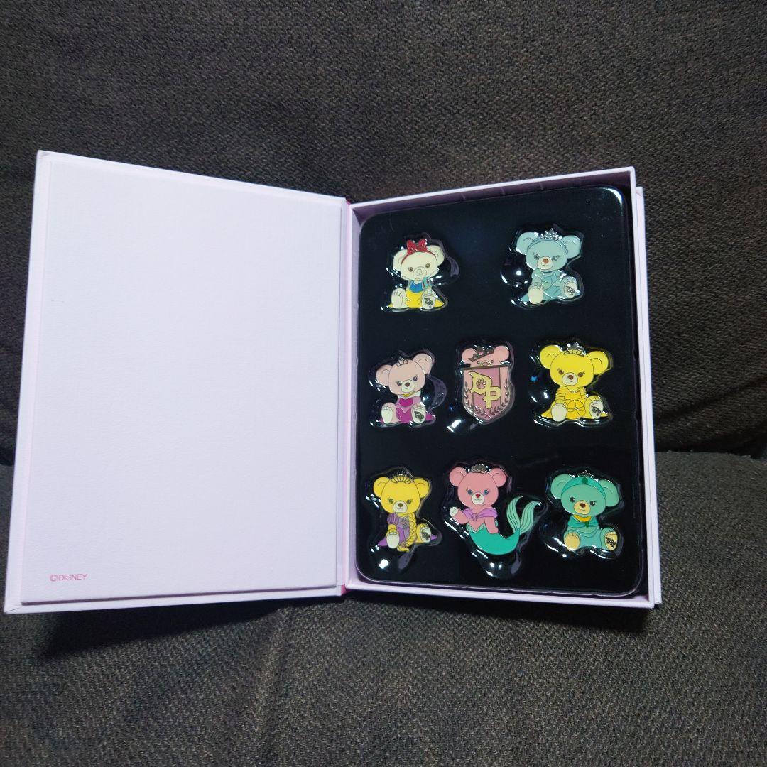 ユニベアシティ プリンセスユニベアシティ10周年　ピンバッチ＆コレクションブック