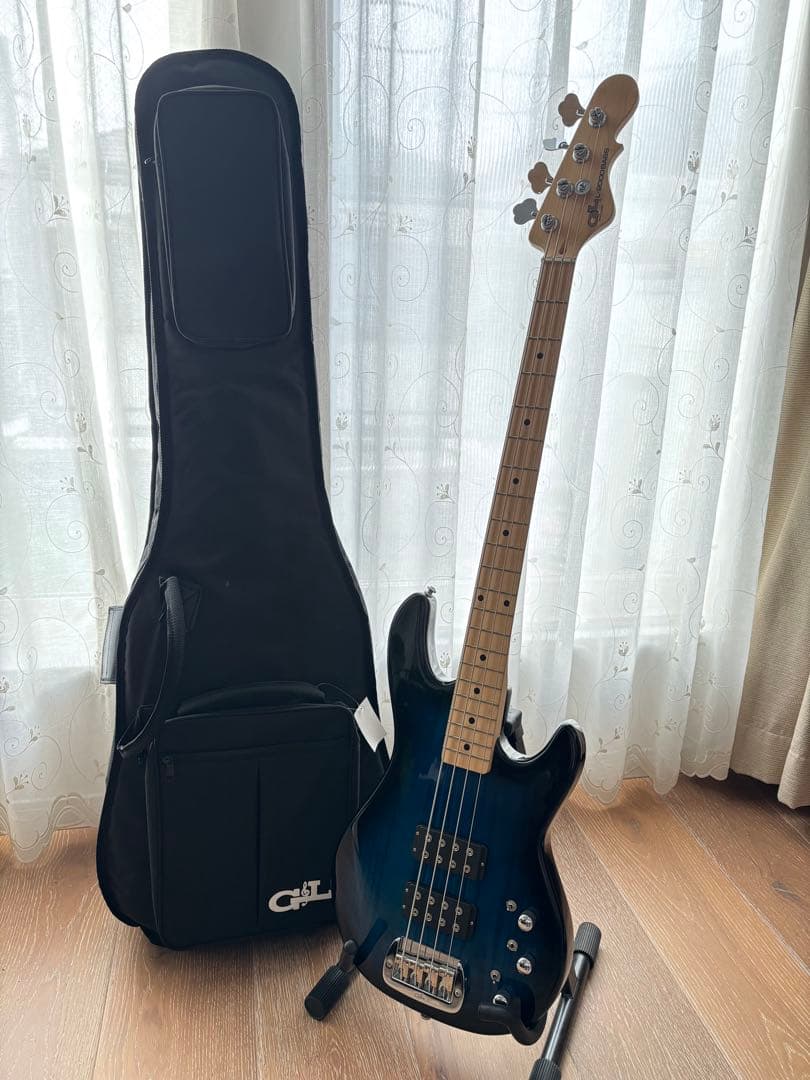 G&L L-2000 エレキベース TRIBUTE ブルーバースト