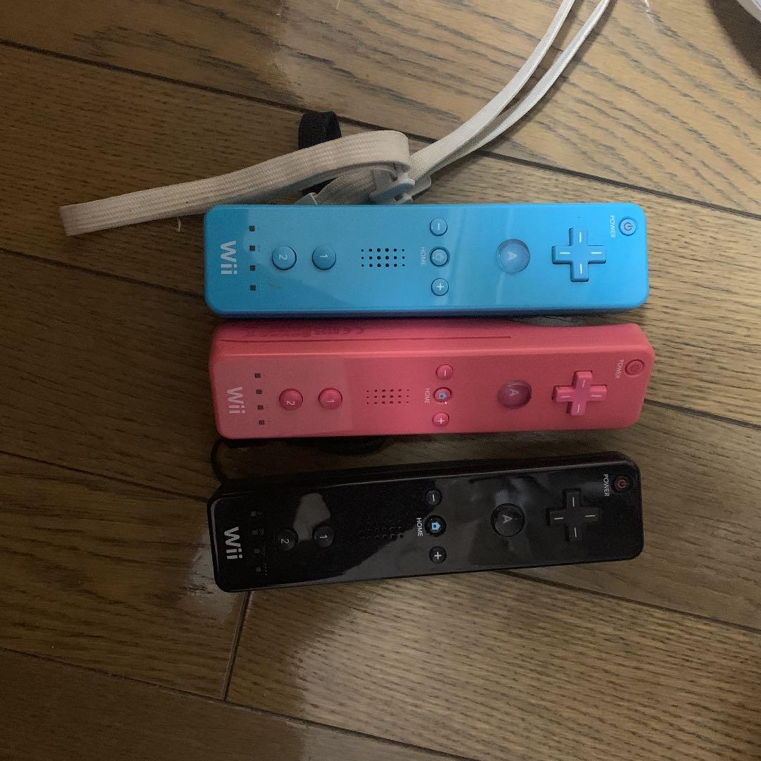 Wii本体  リモコン3つ   ゲームディスク4枚