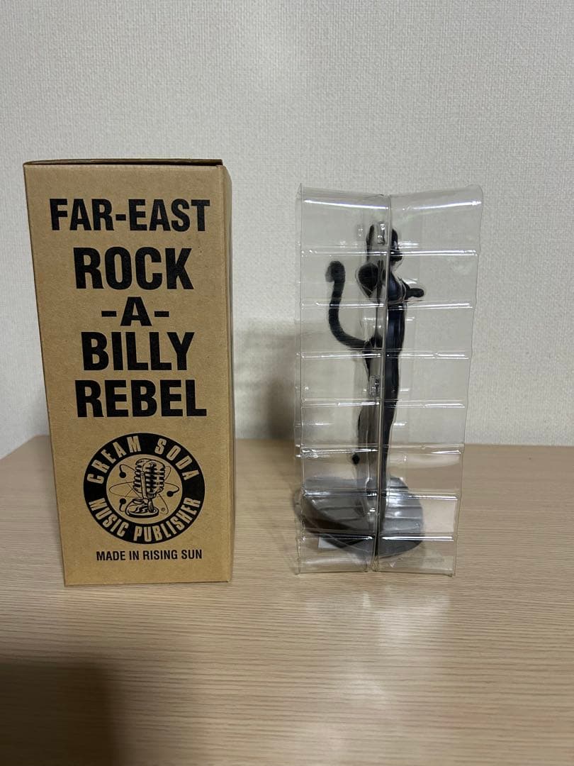 CREAM SODA★BLACK CATS★立ち猫フィギュア★新品★ブラック