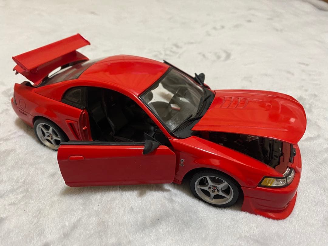 ミニカー Maisto MUSTANG SVT COBRA R (2000) 1/18