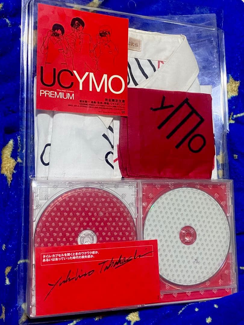 UCYMO PREMIUM セット CD2枚&特製ブックレット、シャツ&バンダナ