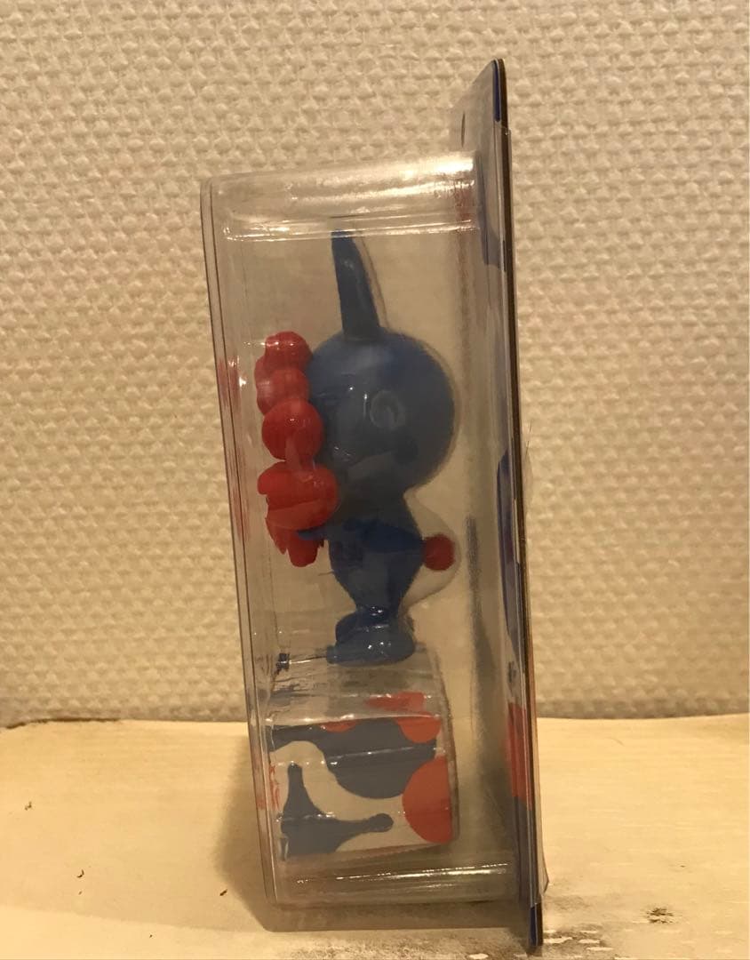 万博2025 黒　エドウィン　ミャクミャク×Labubu フィギュア　ラブブ