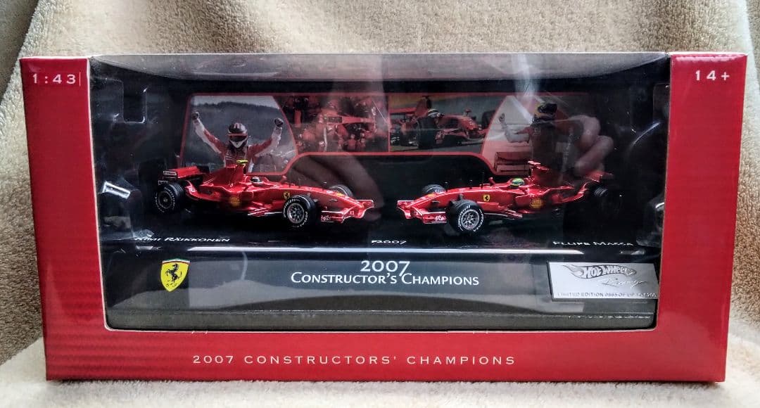 ミニカー Ferrari F2007 Constructors Champion+F10