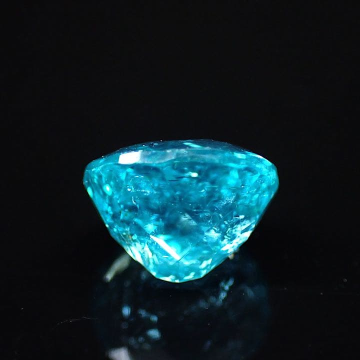 【ブラジル産】ネオンブルーアパタイト