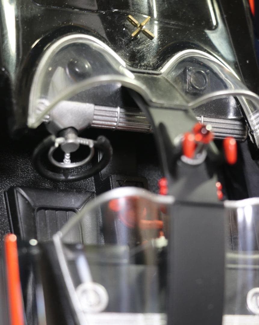 貴重　HOTWHEELS 製　初代バットモービル（ＴＶ版）　 1/18　中古品