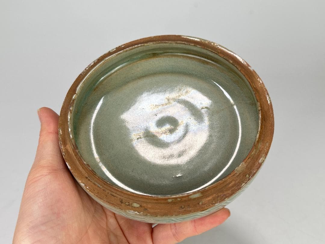 韓国美術　高麗青磁　黒白象嵌　花卉文　香合　時代　古物　朝鮮古陶磁