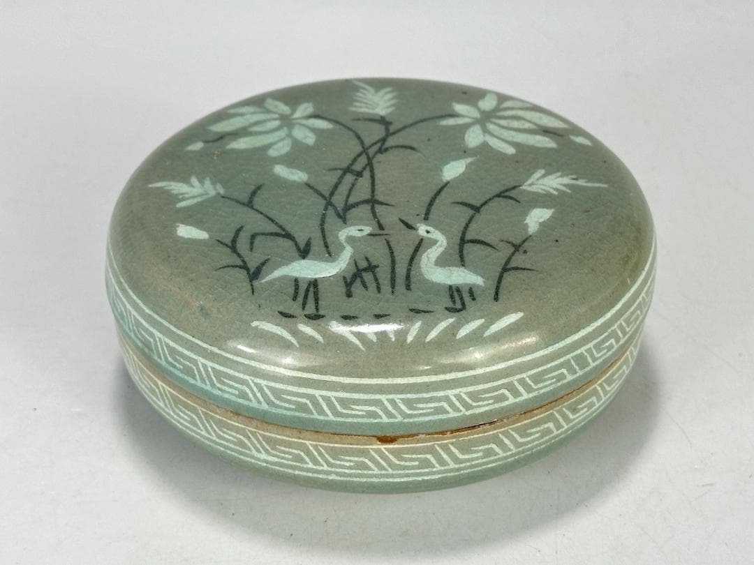 韓国美術　高麗青磁　黒白象嵌　花卉文　香合　時代　古物　朝鮮古陶磁