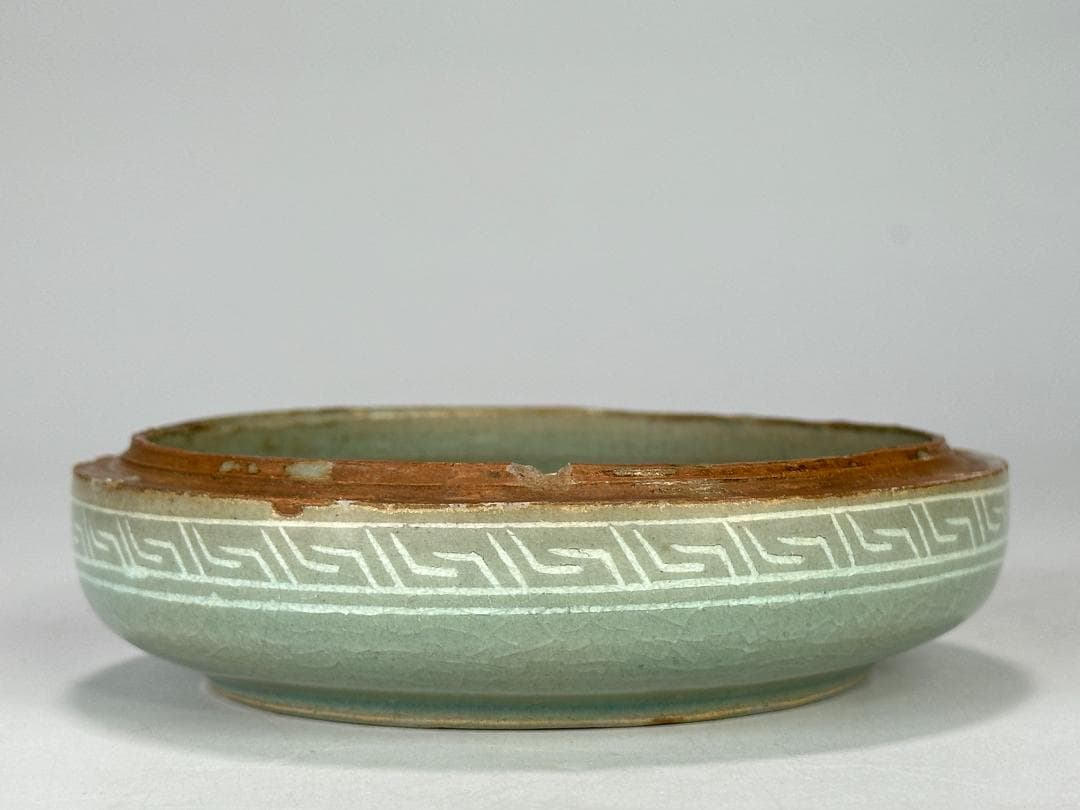 韓国美術　高麗青磁　黒白象嵌　花卉文　香合　時代　古物　朝鮮古陶磁