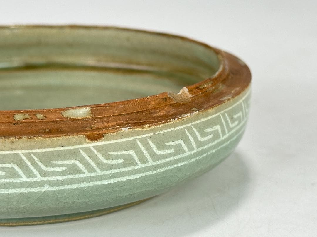 韓国美術　高麗青磁　黒白象嵌　花卉文　香合　時代　古物　朝鮮古陶磁