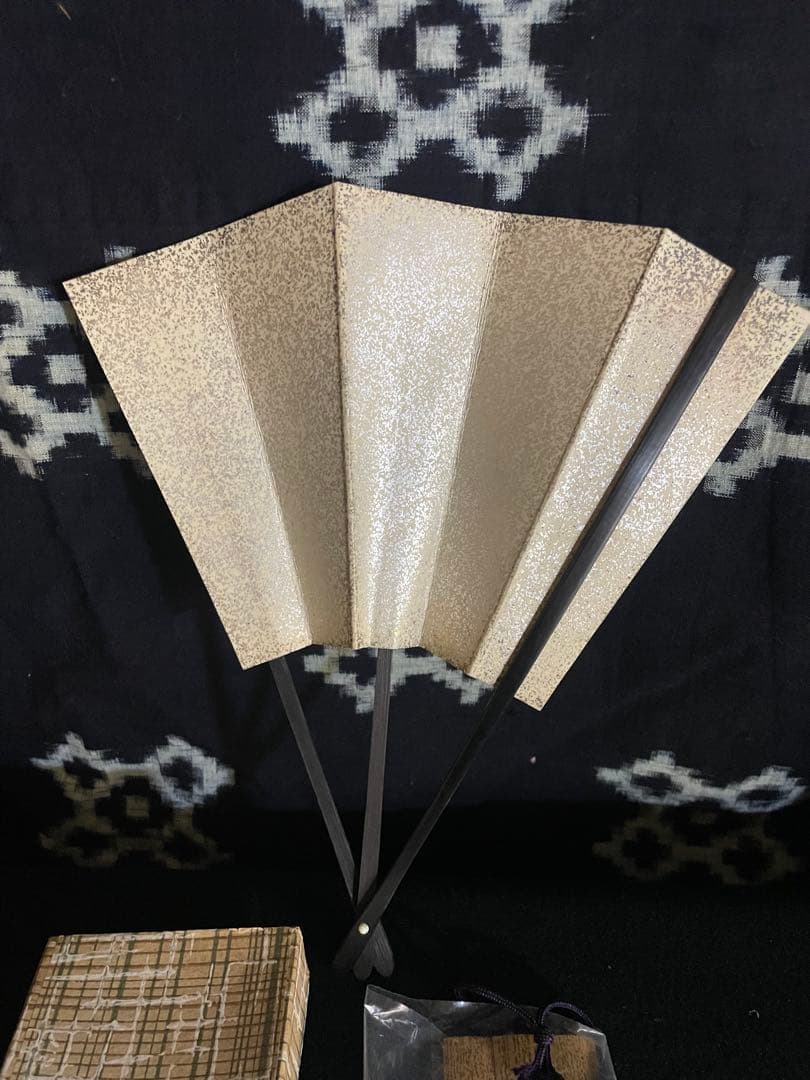 勝川春章　美人図　浮世絵　センス扇子　扇子置き付き　宮脇賣扇庵 直筆画　名あり