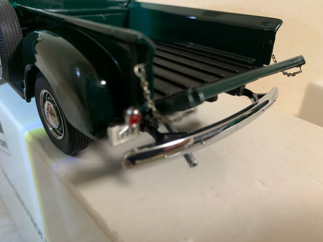 希少 ダンバリーミント Chevrolet 3100 ダークグリーン ミニカー