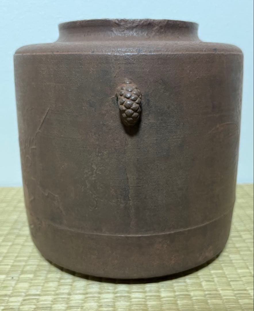 【江戸前期】梅竹文肩衝繰口筒釜　幕府御用釜師　大西五郎左衛門作(伊予芦屋)