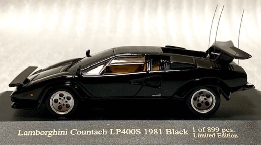 ジール特注1/43ランボルギーニカウンタック12本マフラー仕様 超希少 極美品！