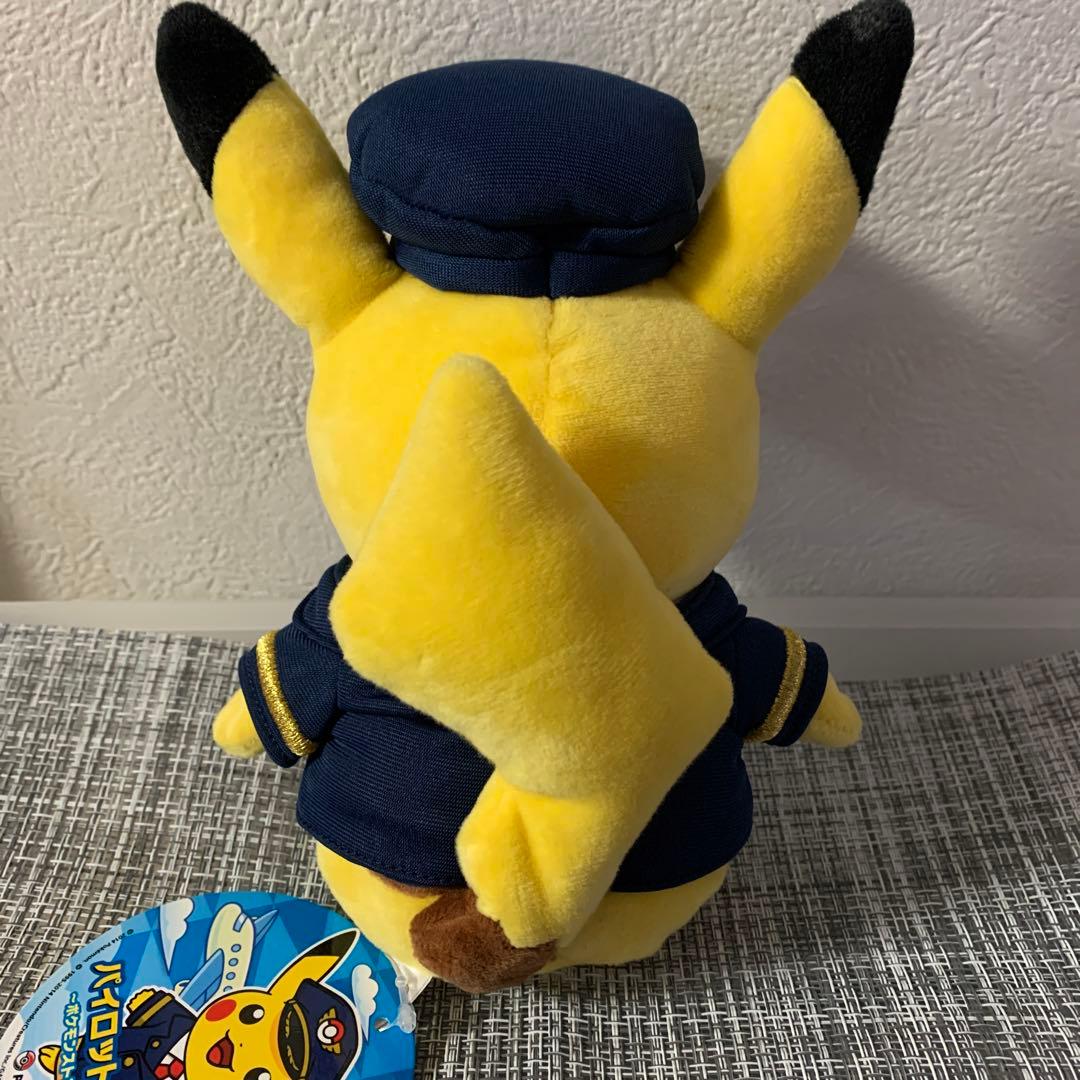 new ポケモン　新千歳空港店パイロットピカチュウ ぬいぐるみ
