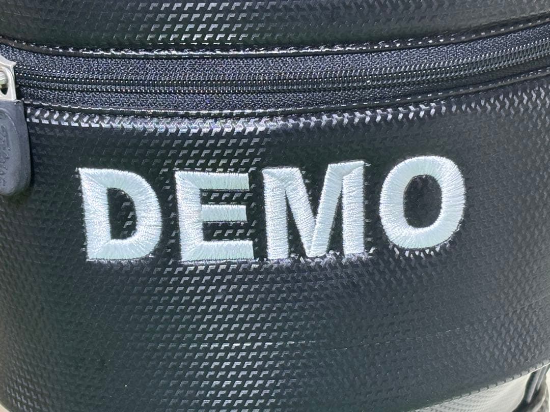 ※DEMO タイトリスト　キャディバッグ　内径8.5インチ　2.8kg