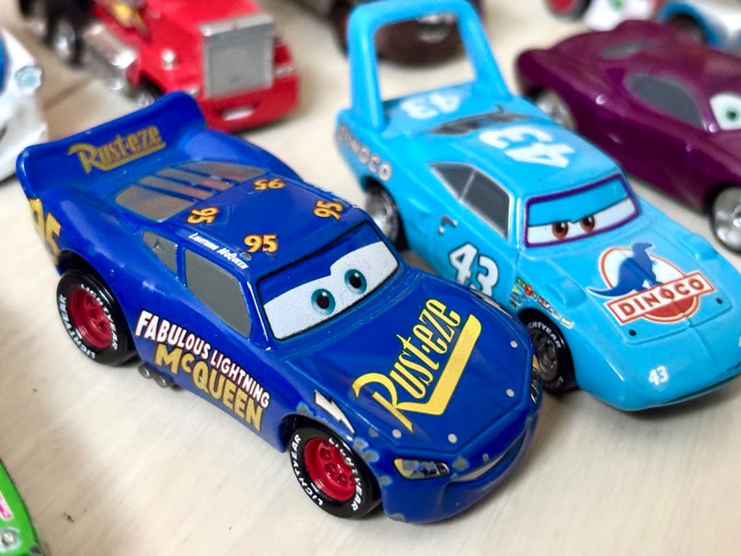 トミカ カーズ　20台 トレーラー付き