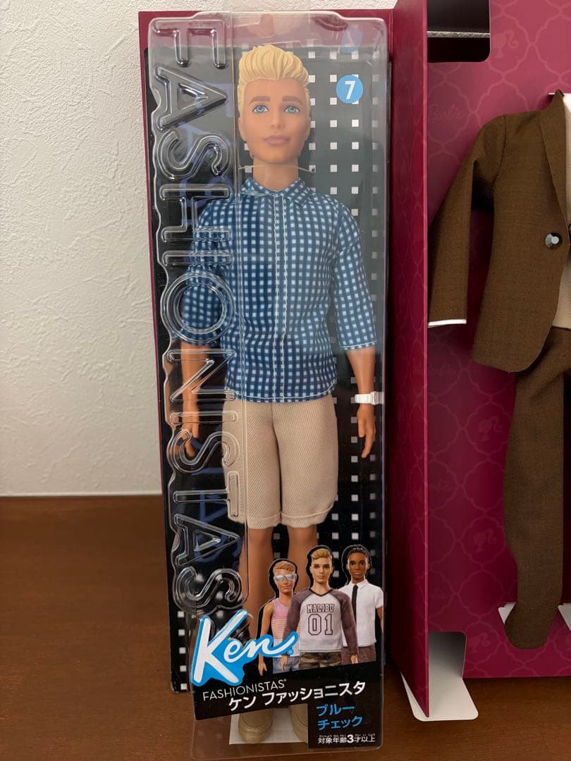 【非売品】Barbie男性「ケン」フィギュア　ブラウンスーツセット（値下げ中）