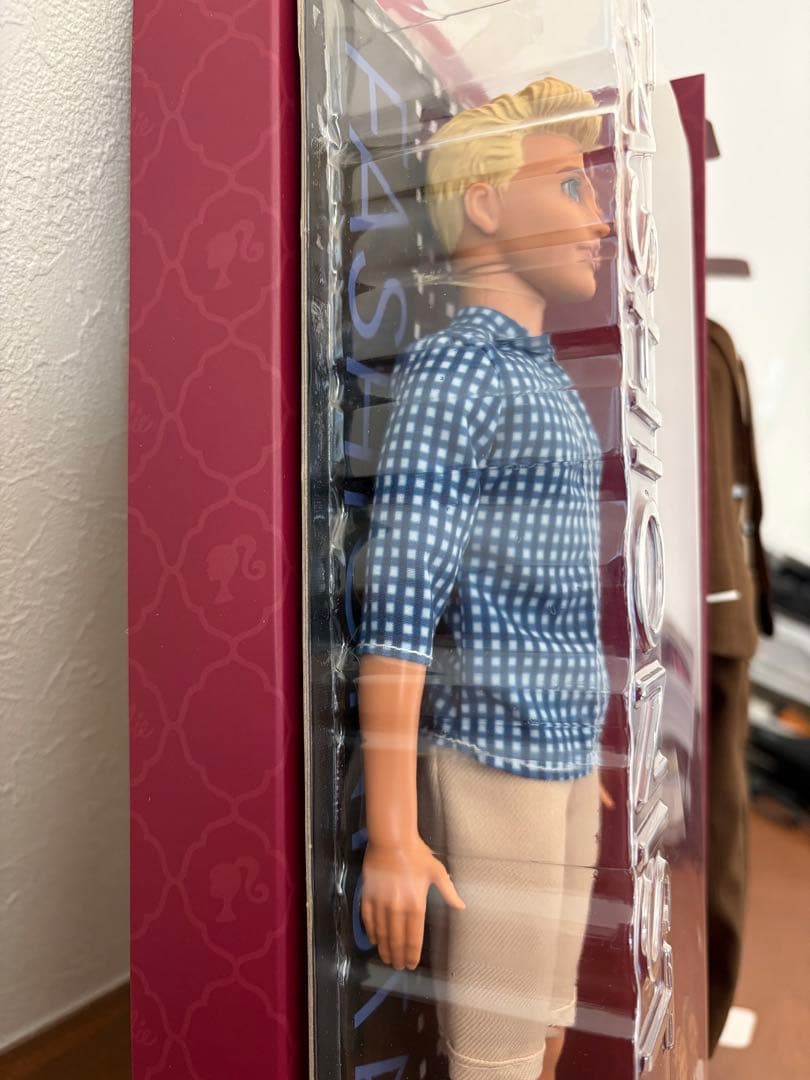 【非売品】Barbie男性「ケン」フィギュア　ブラウンスーツセット（値下げ中）