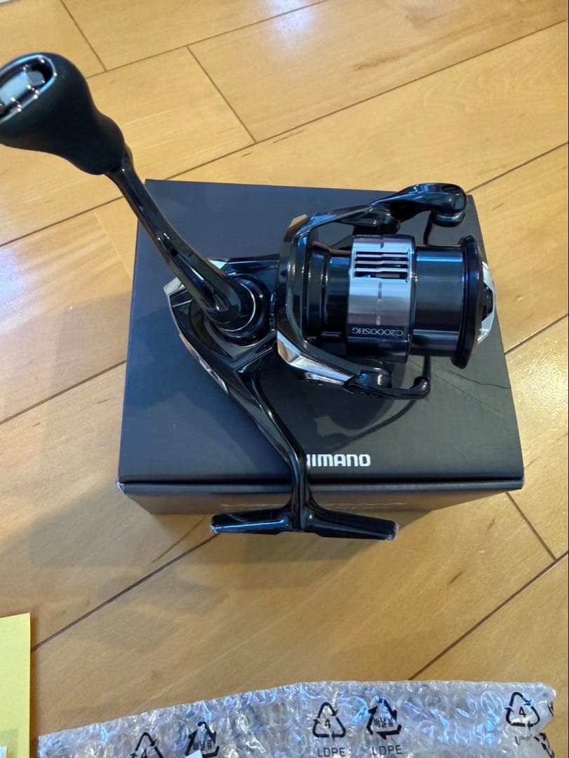 シマノ　SHIMANO 23ヴァンキッシュ　C2000SHG リールカバー付き