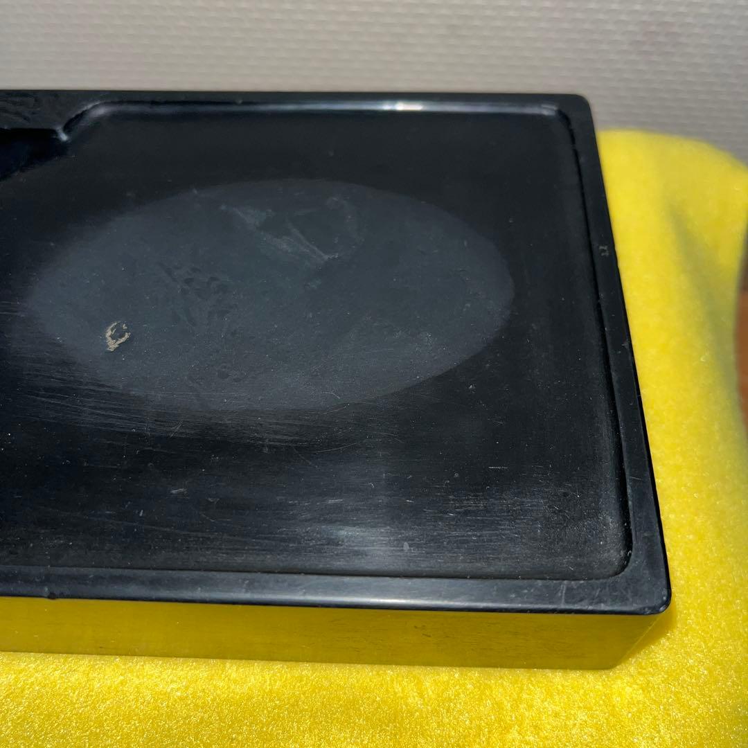 ⭕️端渓硯　牡丹彫刻美しい　硯陰を削り彫り