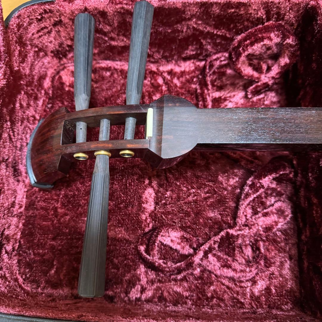 【最終値下げ】地唄三味線 紅木 正寸 トチ ハードケース　木製スタンド付き