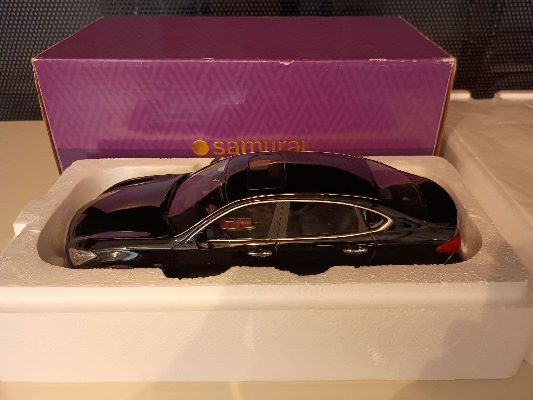 京商 kyosho SAMURA 日産 シーマ Nissan CIMA 1/18