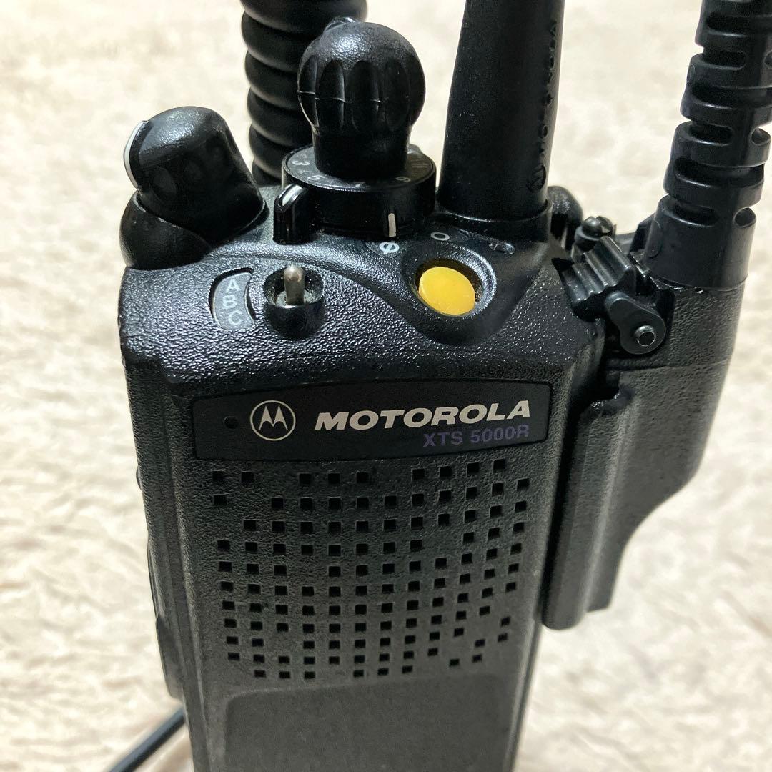 MOTOROLA XTS 5000R 充電　5.11 ラジオポーチセット