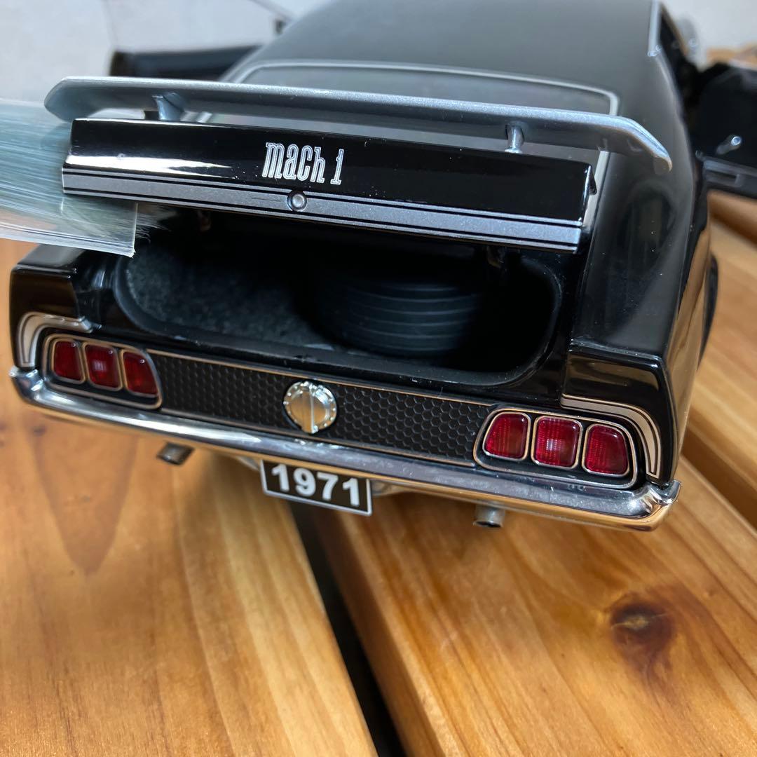 オートアート1/18 FORD MUSTANG MACH I BLACK