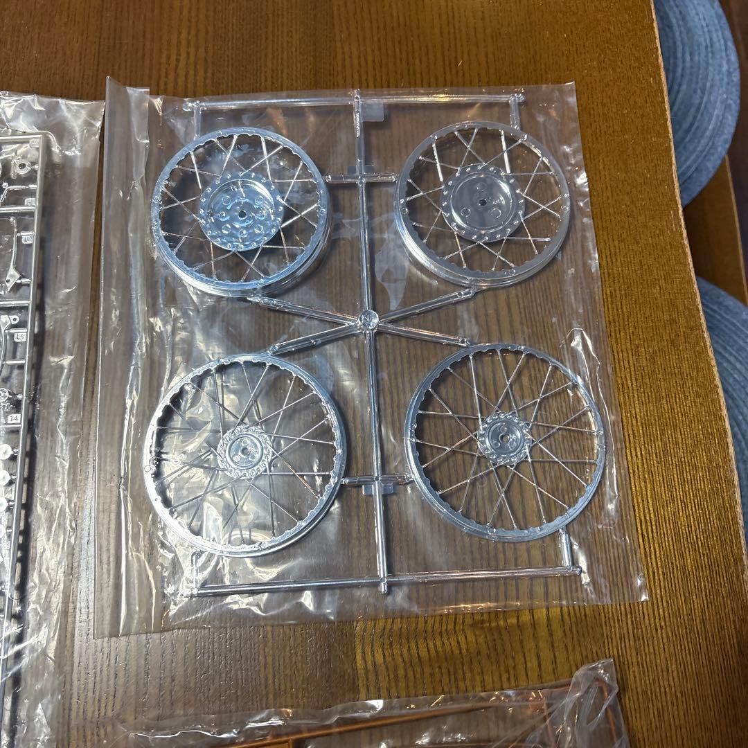 タミヤ　オートバイ　プラモデル　1/6スケール　ホンダ　CB750 FOUR