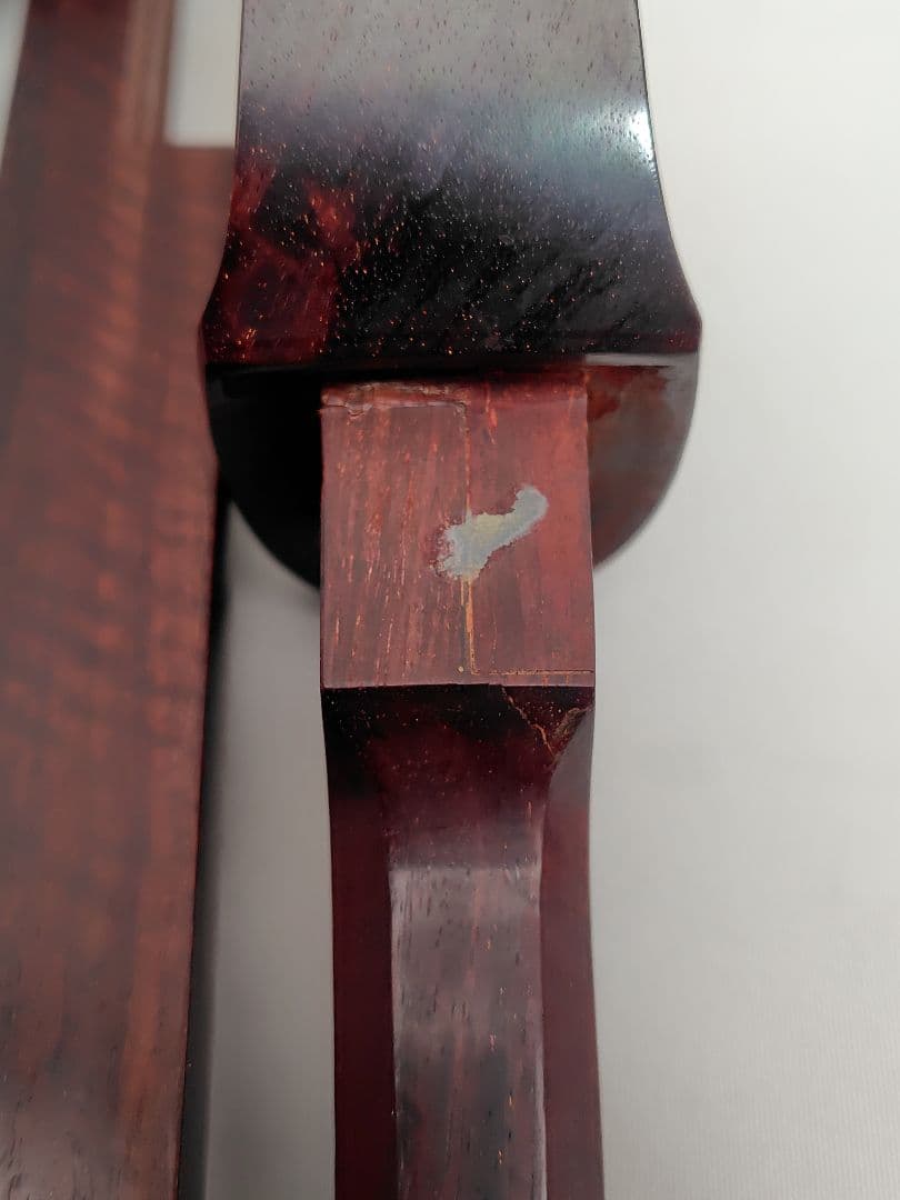 C059 【中古】三味線（子持ち綾杉／金細／二本溝）ケース付（バチ有）／修理前提