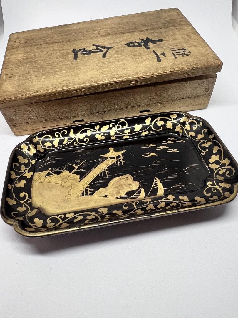 蒔絵山水紋弘盆　江戸期　共箱　漆器 金箔装飾 長方形皿 木箱付き
