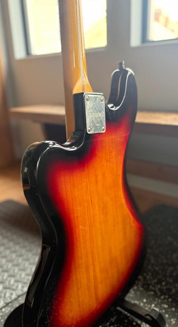 Squier Bass VI ギター