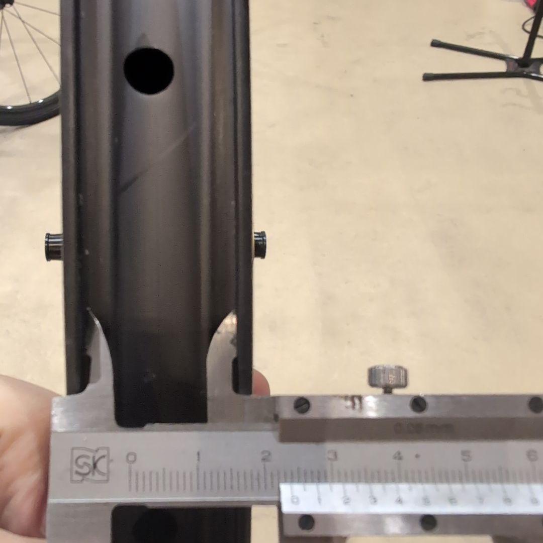 カーボンリム 超軽量 1300g ディスクブレーキ用 シマノフリー