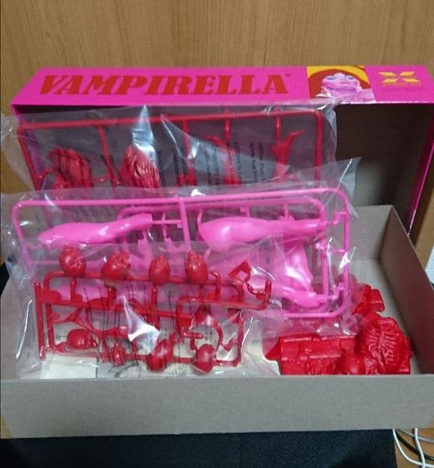 ヴァンピレラ 　モデルキット　限定品