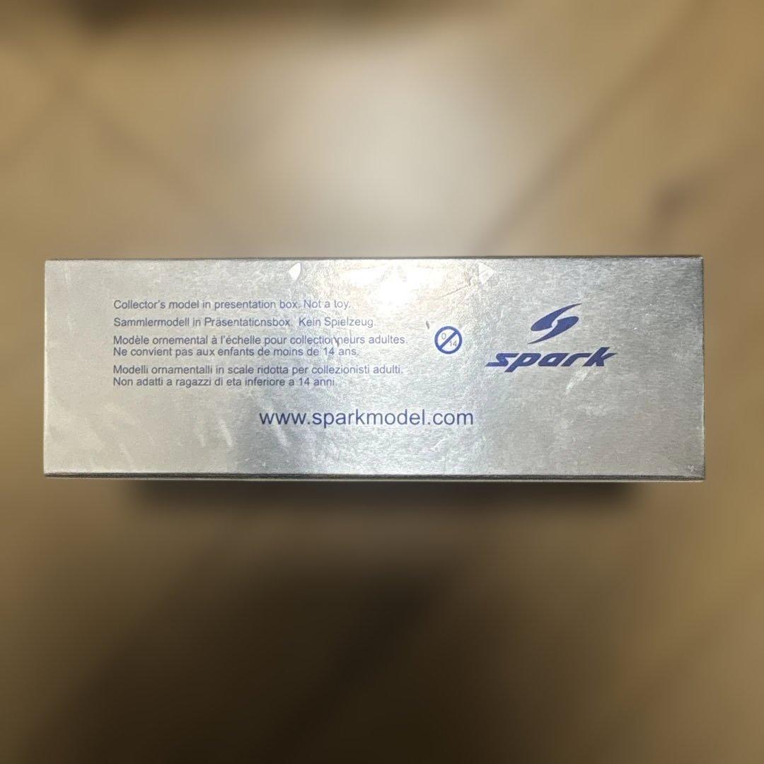 spark ブラウン ミニカー　Buick Riviera 1965