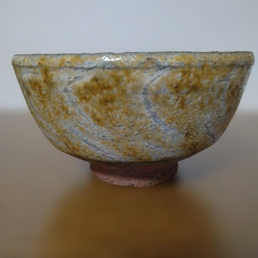 布志名焼　舩木研兒さんの「淡鐵釉藁描茶碗」